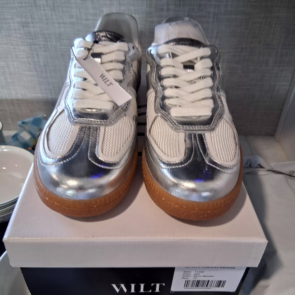 WILT Sneakers Women's Size 10 Silver Metallic Gum Sole BRAND-NEW w/tag/box - Picture 10 of 10